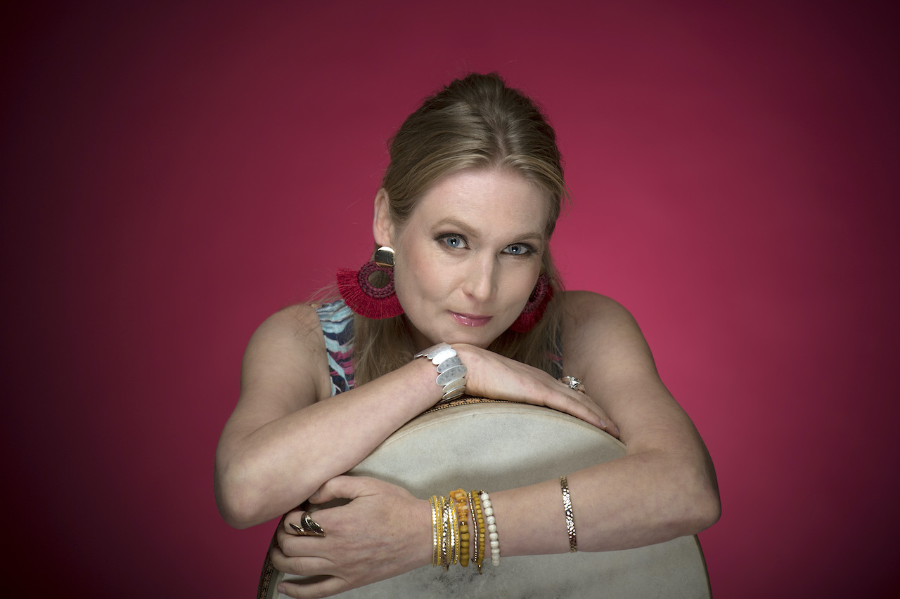 Laure Stehlin - Flûtiste, chanteuse, auteure, compositrice et accompagnante en sons de guérison